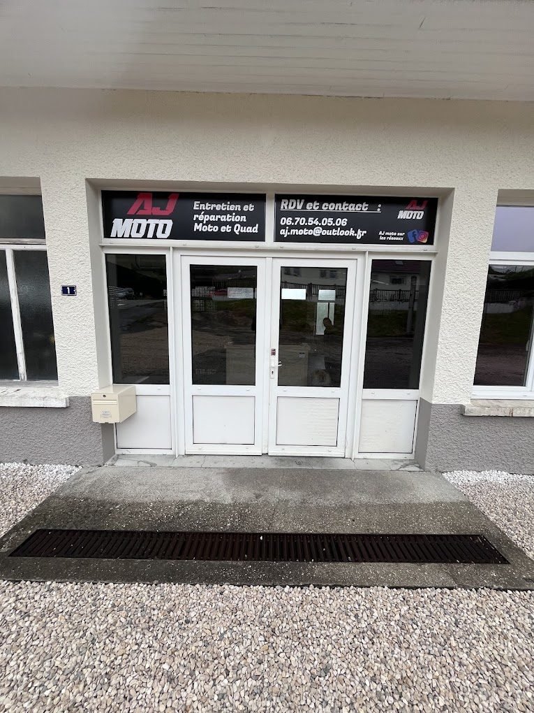 Façade de l’atelier AJ Moto, 1 rue du Commerce à Frambouhans